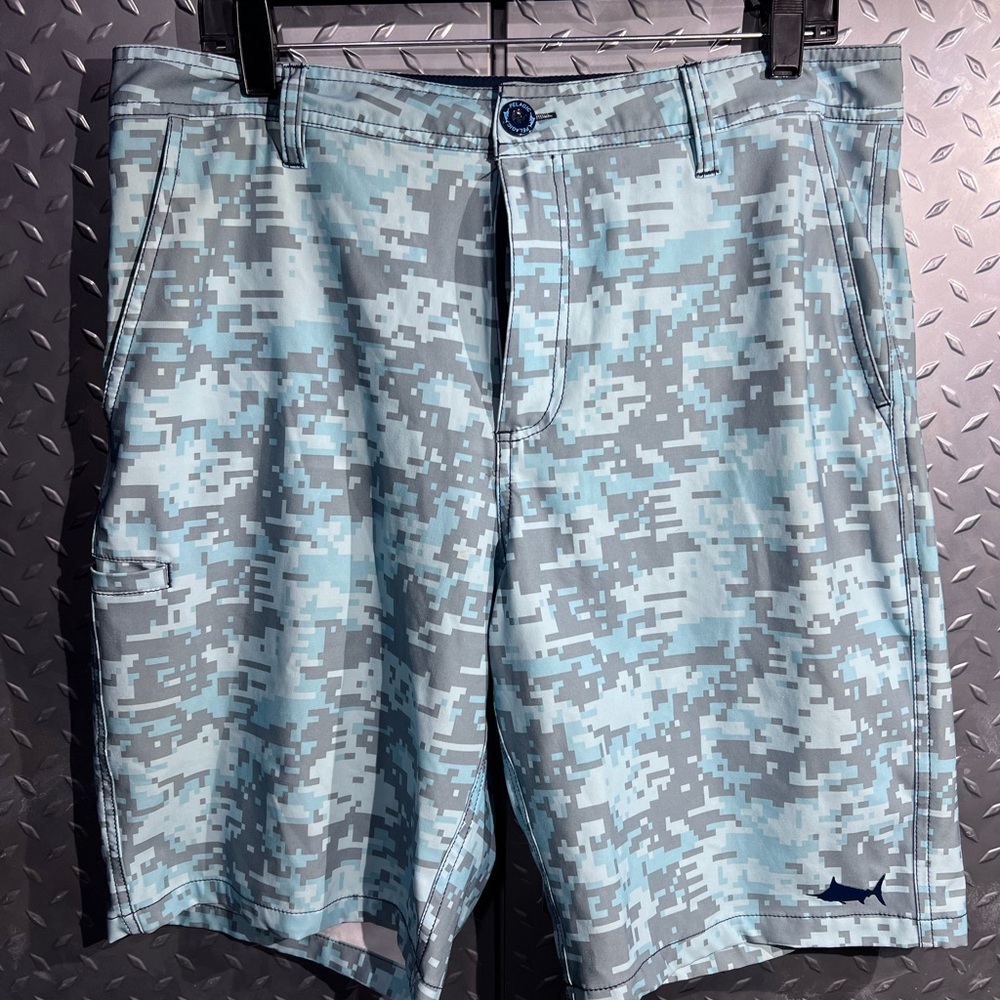 Pelagic Evolve Hybrid Camouflage board shorts size 34